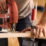 Guide to Using a Jigsaw for Intricate Woodworking: Master Tips